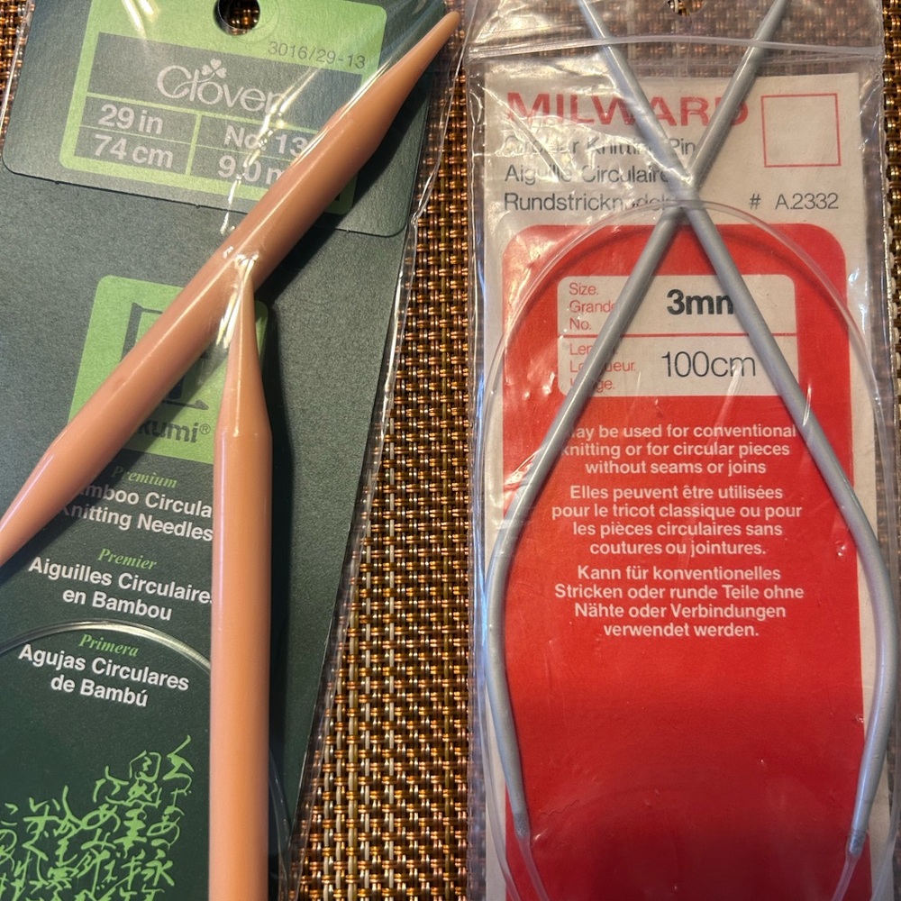 Lot of 11 Circular Knitting Needles - Picture 5 of 7